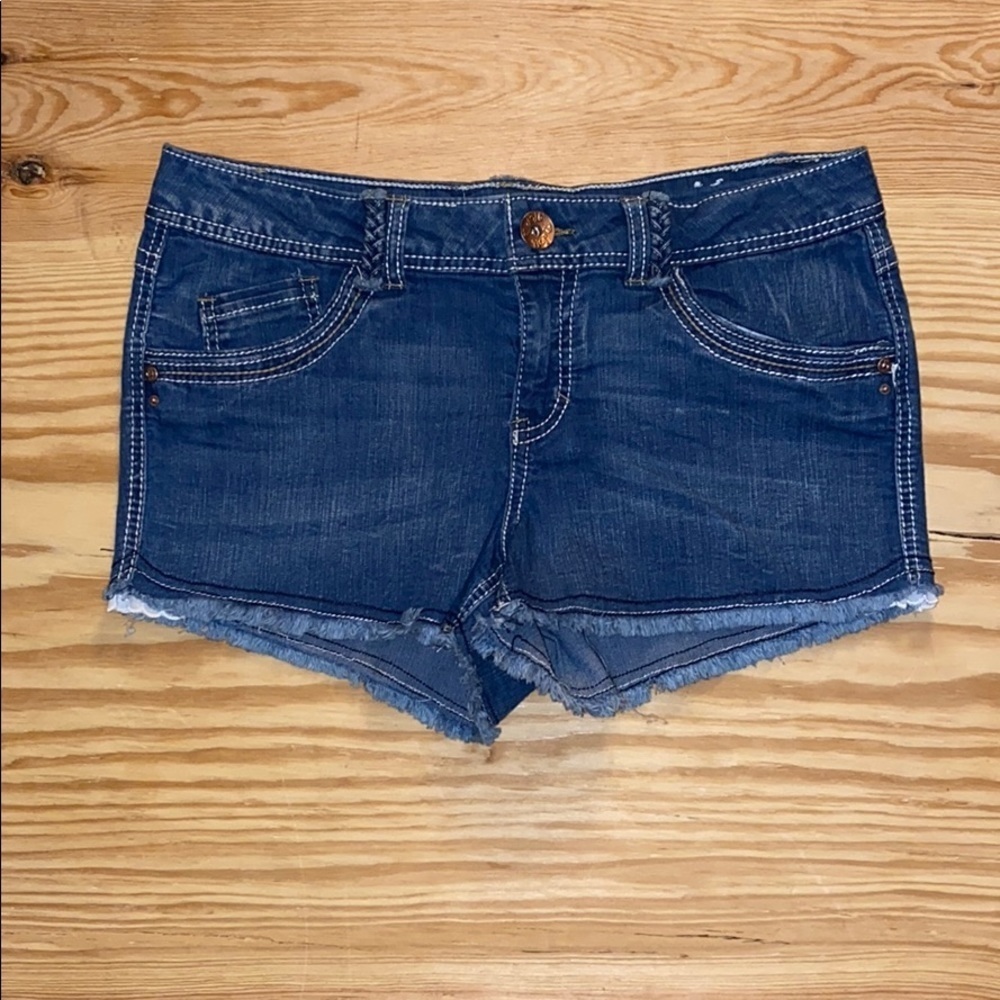 EUC Jolt frayed shorts size 13 💫🌟✨